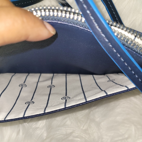 Brighton crossbody purse - Picture 3 of 6